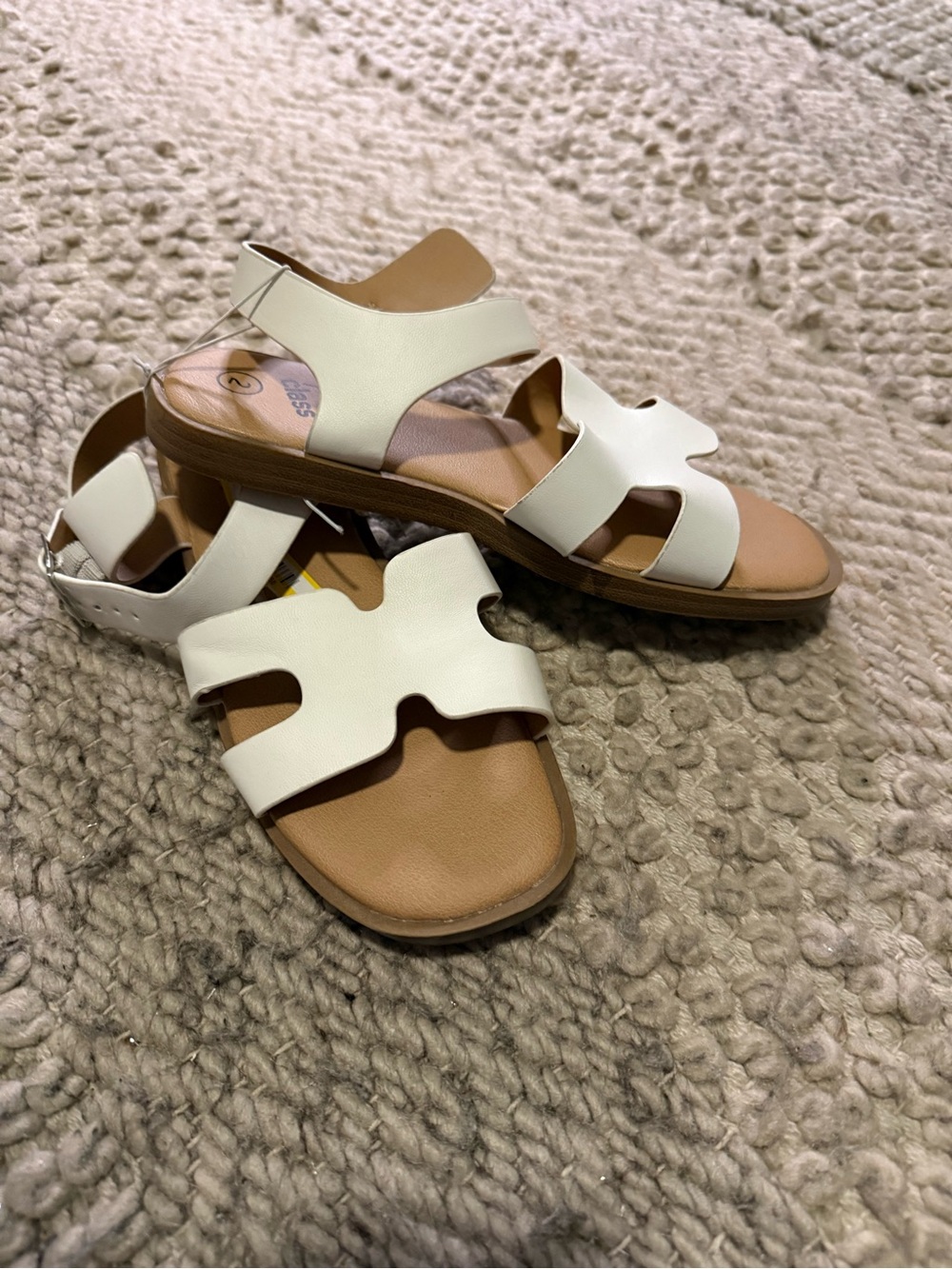 art class White Kids Strappy Sandals with Tan Footbed 2Y nwt